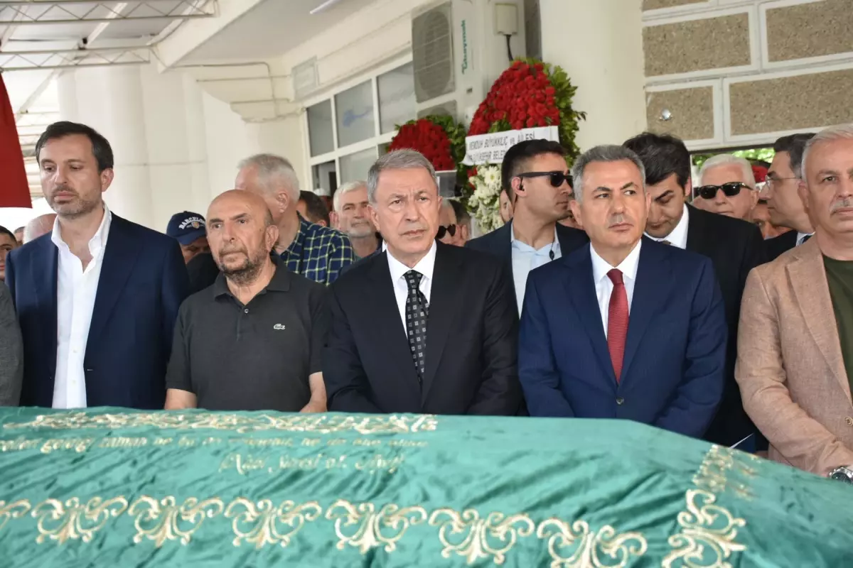 Hulusi Akar'ın Kayınvalidesi Türkan Samur Son Yolculuğuna Uğurlandı