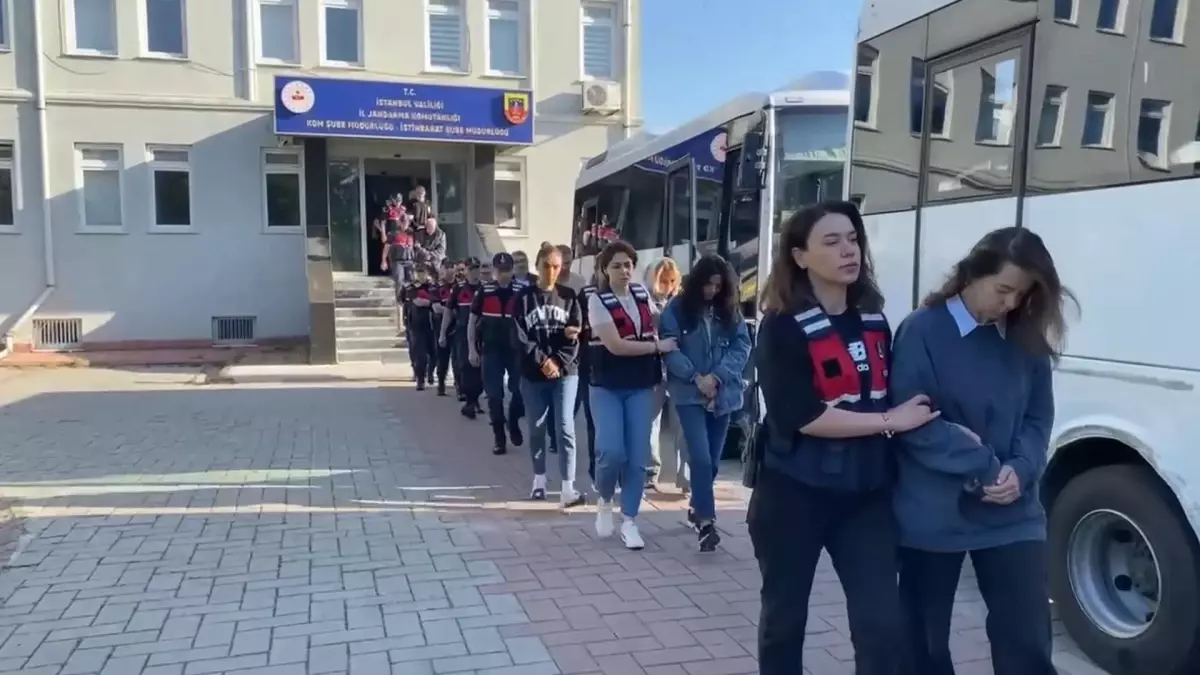 İBB operasyonunda gözaltına alınanlar adliyeye sevk edildi-1