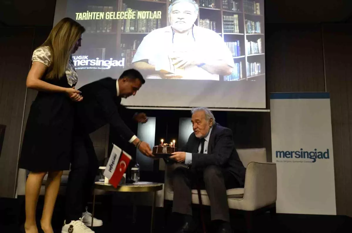 Prof. Dr. İlber Ortaylı'ya Mersin'de Doğum Günü Sürprizi