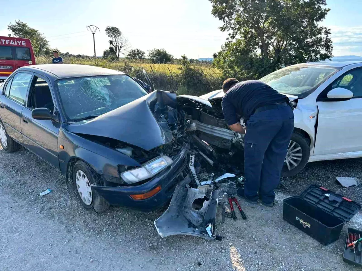Balıkesir'de Trafik Kazası: 5 Yaralı