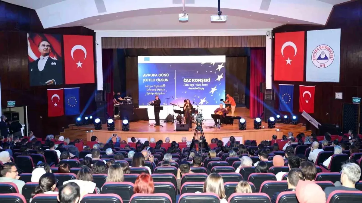 Kayseri'de 'Avrupa Günü' Etkinlikleriyle Caz Müziği Rüzgarı Esti