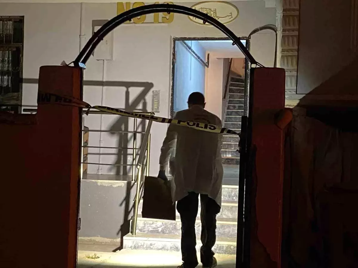 Kocaeli'de Evinde Silahla Vurulmuş Bir Kişi Bulundu