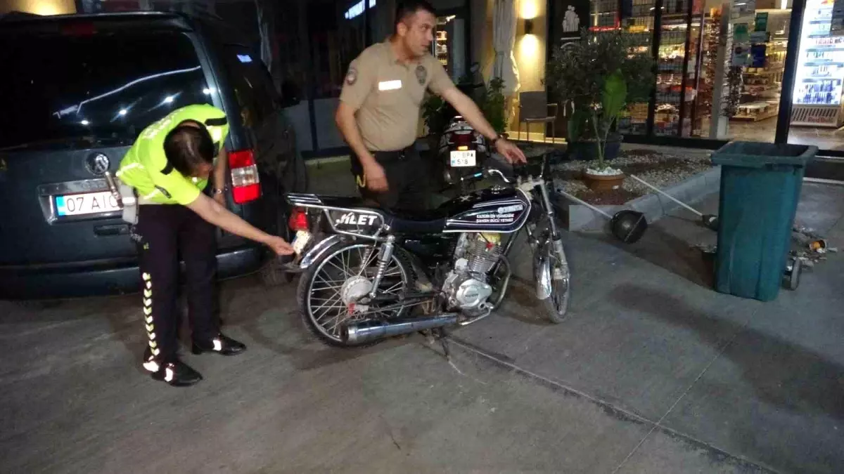 Ehliyetsiz Motosiklet Sürücüleri, Manavgat'ta 100 Bin TL Ceza Aldı