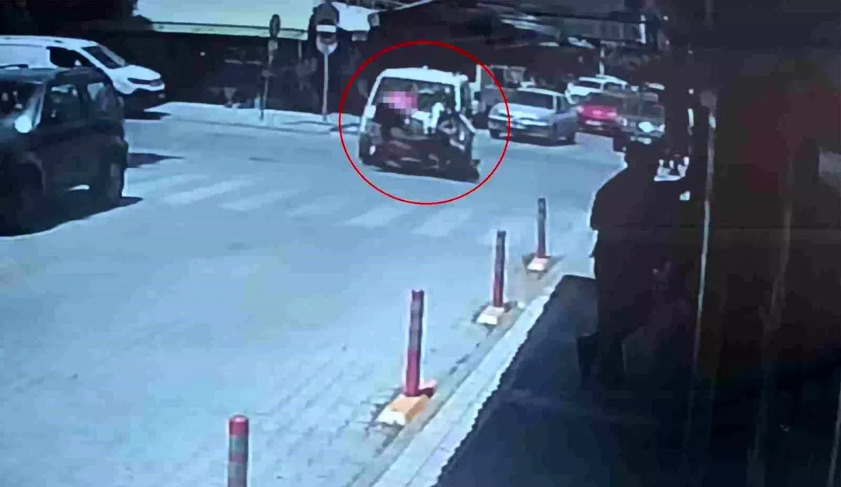 Antalya'da Trafik Kazası: Motosiklet Sürücüsü Yaralandı