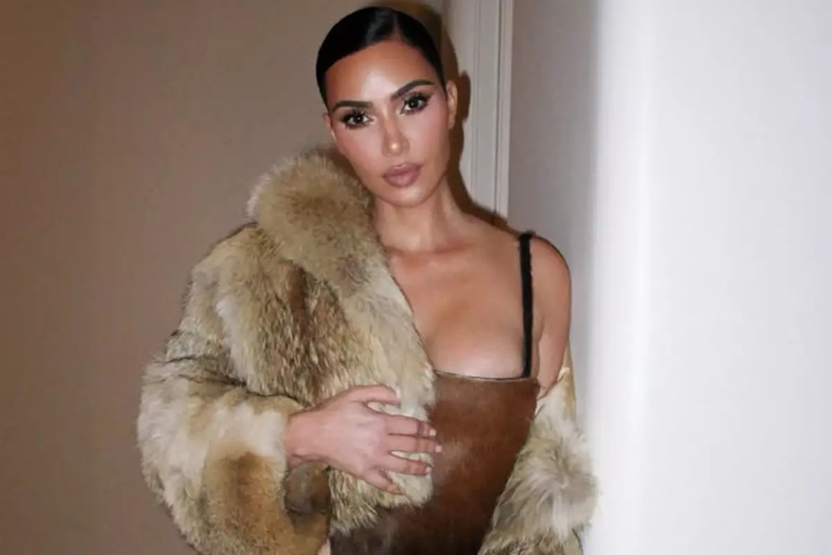 Mezuniyet kepini taktı, gözünü baroya dikti! Kim Kardashian'dan sürpriz hamle