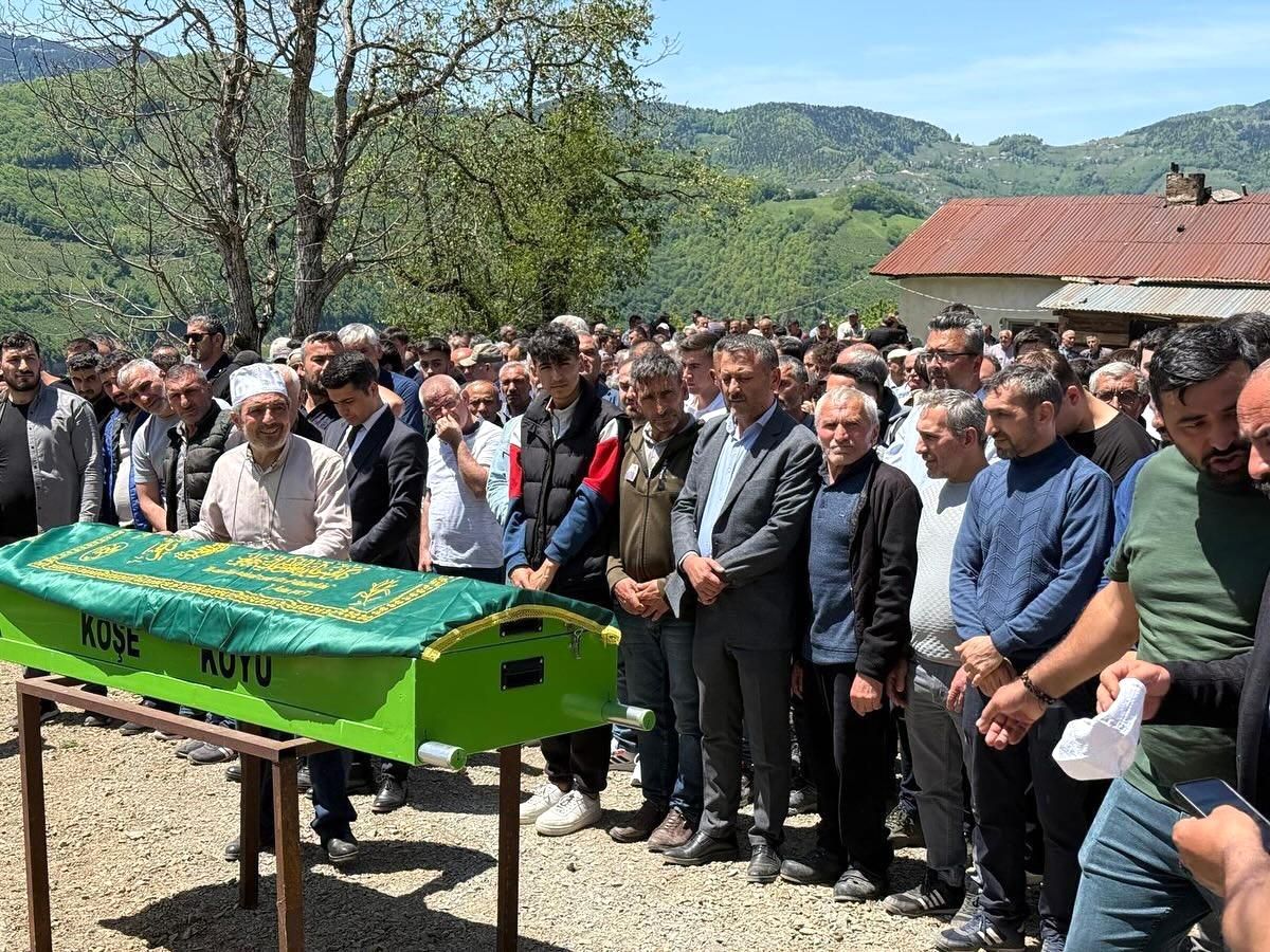 Ordu'da denizde boğularak hayatını kaybeden lise öğrencisi toprağa verildi