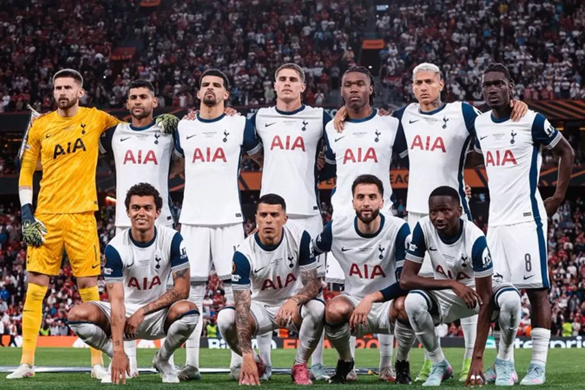 Premier Lig'de 17. sırada olan Tottenham, Şampiyonlar Ligi biletini kaptı