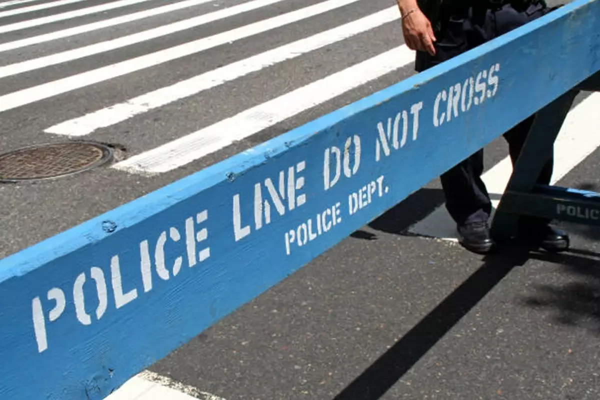San Diego'da özel uçak yerleşim yerine düştü, 15 evde yangın çıktı