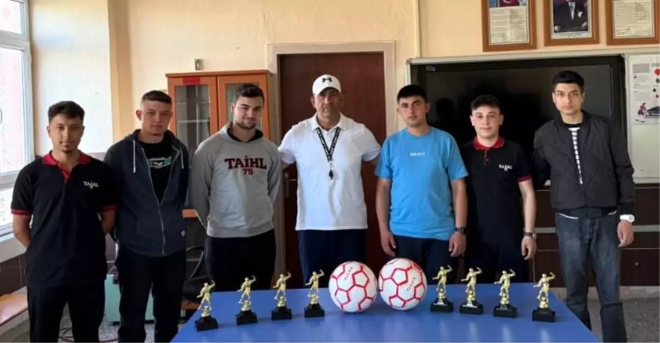 Tavşanlı'da 19 Mayıs Gençlik ve Spor Bayramı Etkinlikleri Coşkuyla Kutlanıyor