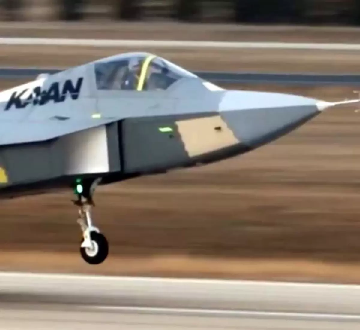 Yerli Muharip Uçak KAAN'ın Test Uçuşları Devam Ediyor