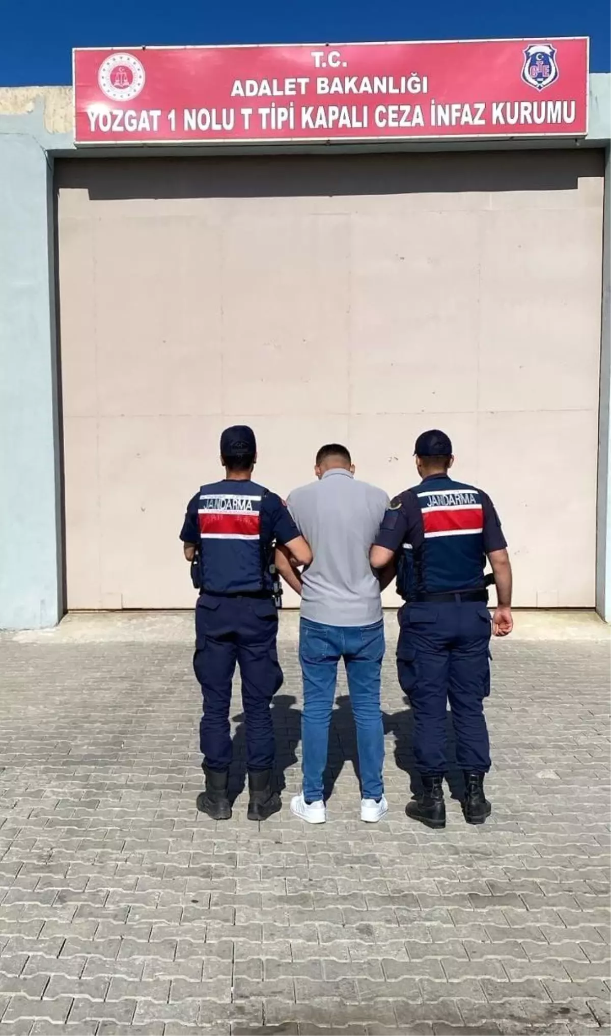 Çiçekdağı'nda Aranan Şahıs Jandarma Tarafından Yakalandı