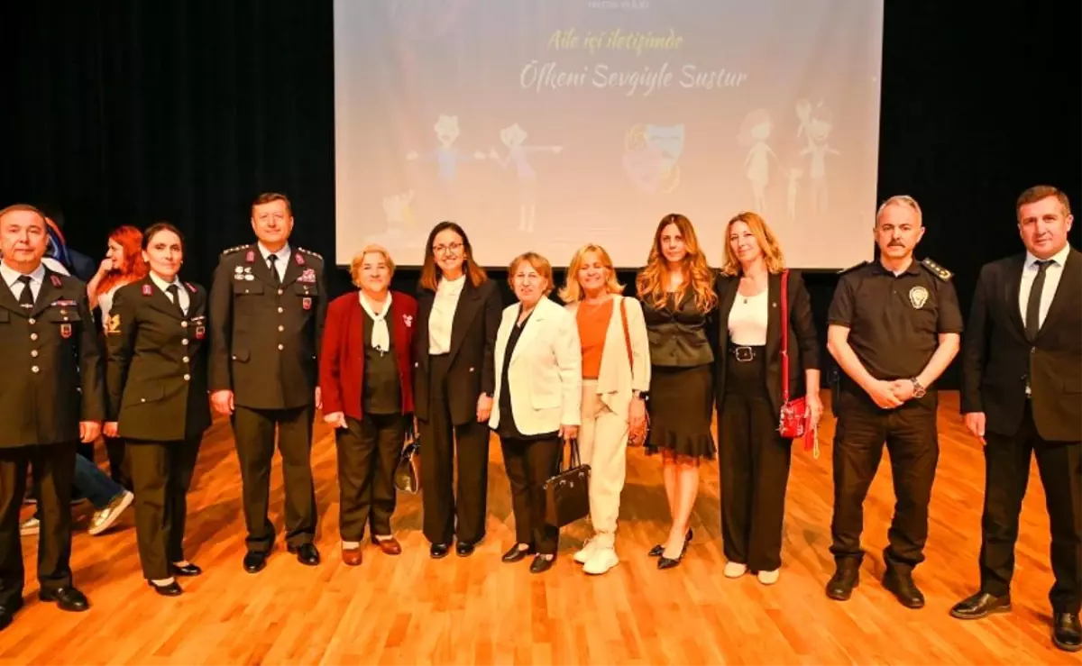 Yalova'da Aile İçi Şiddeti Önleme Tiyatrosu Sahnelendi