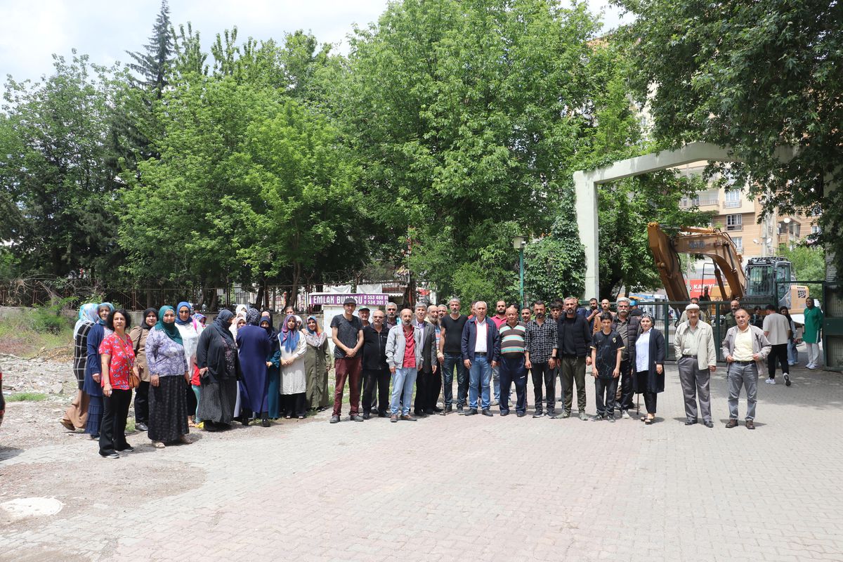 Diyarbakır'da Deprem Sonrası İnşaat İtirazları: Site Sakinlerinden Tepki