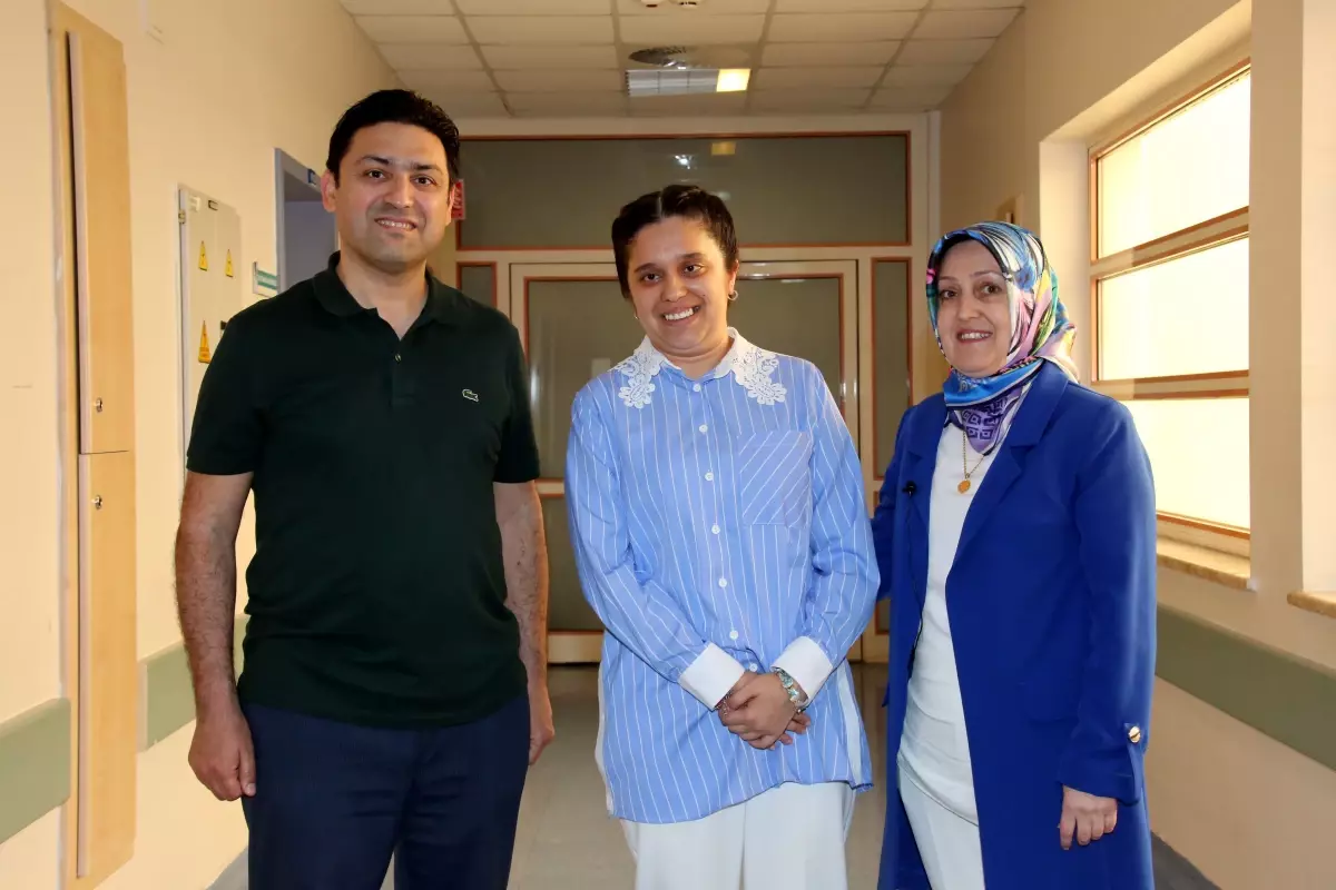 Antalya'da Kök Hücre Tedavisi ile İyileşen Genç Kadın Duygularını Paylaştı