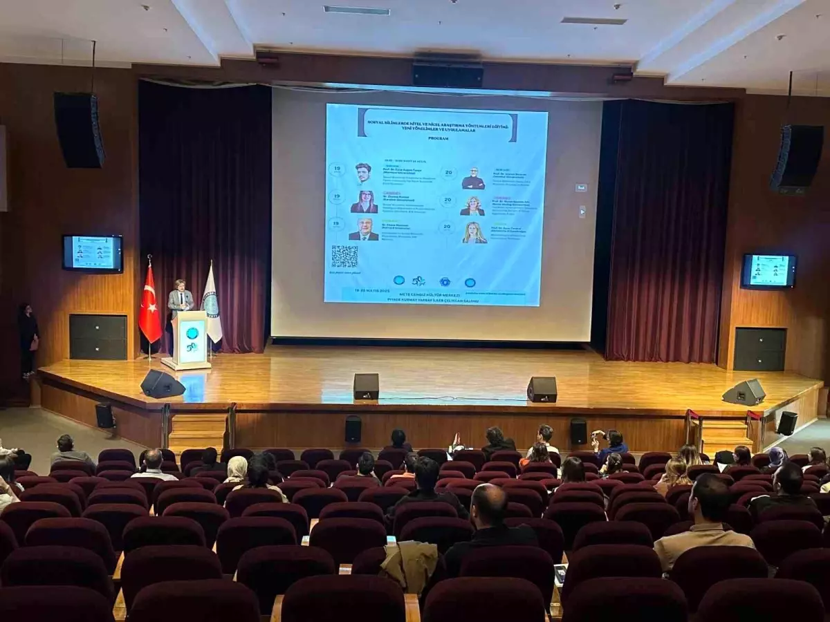 Bursa Uludağ Üniversitesi'nde Sosyal Bilimlerde Araştırma Yöntemleri Eğitimi
