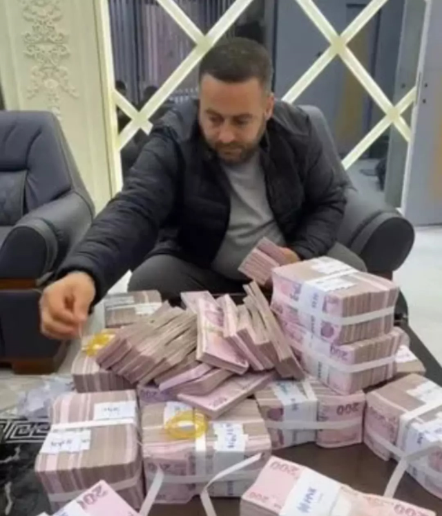 Family-wide fraud! They showcased bundles of money on TikTok