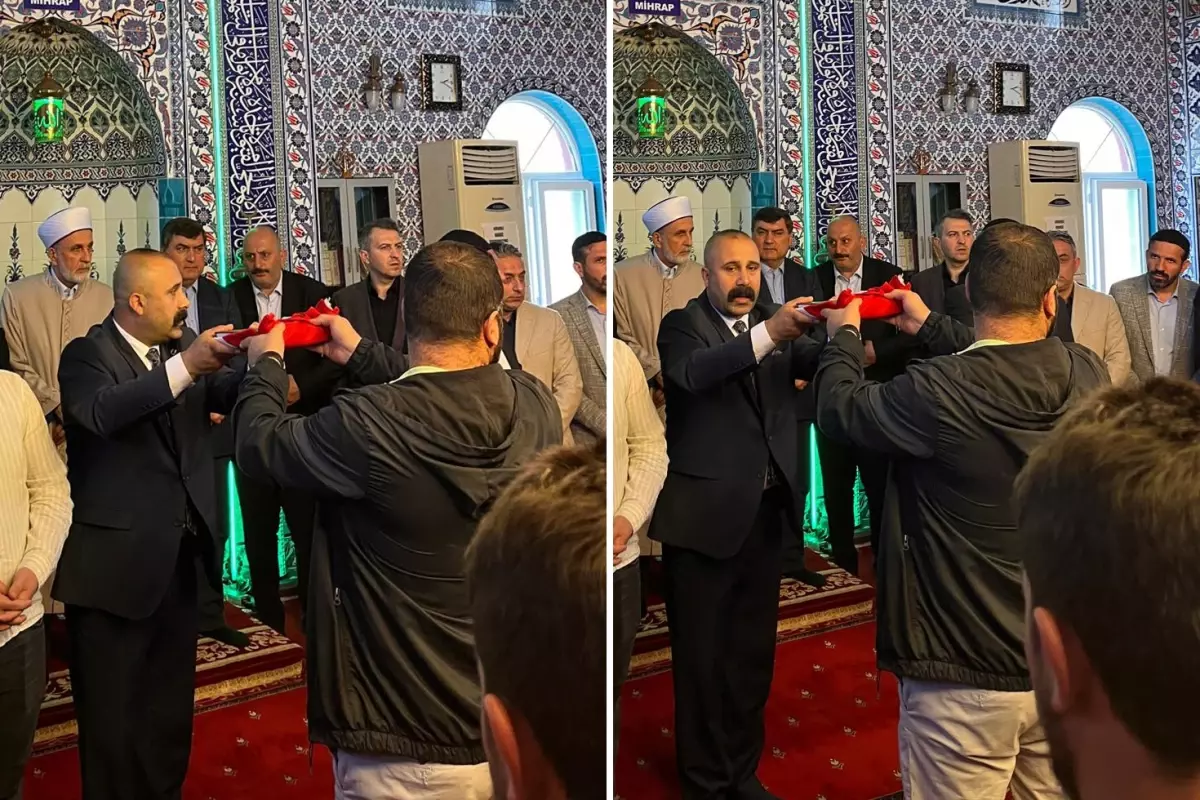 Aile üyeleri Kur'an-ı Kerim ve Türk bayrağının altından geçti, iki yıllık husumet son buldu
