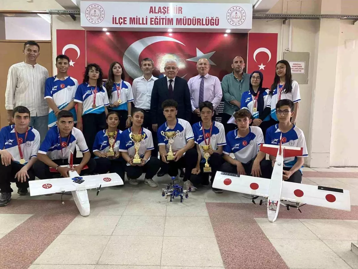 Alaşehir Anadolu İmam Hatip Lisesi Türkiye Şampiyonu Oldu