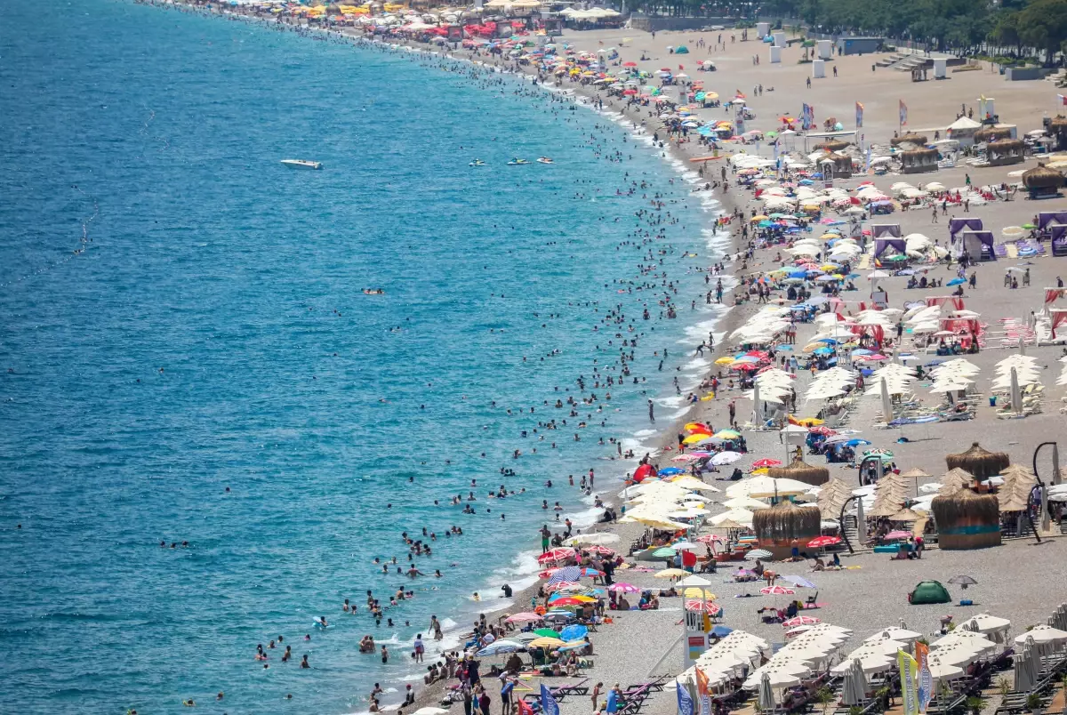 Antalya'ya Gelen Turist Sayısı 3 Milyonu Geçti