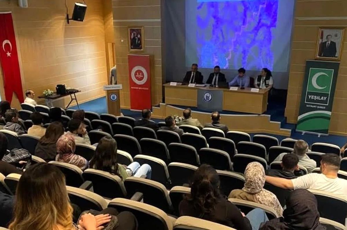 Bayburt'ta Bağımlılıkla Mücadele Paneli Düzenlendi