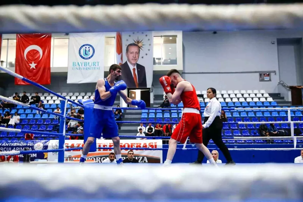 Boks Turnuvası Bayburt'ta Başladı