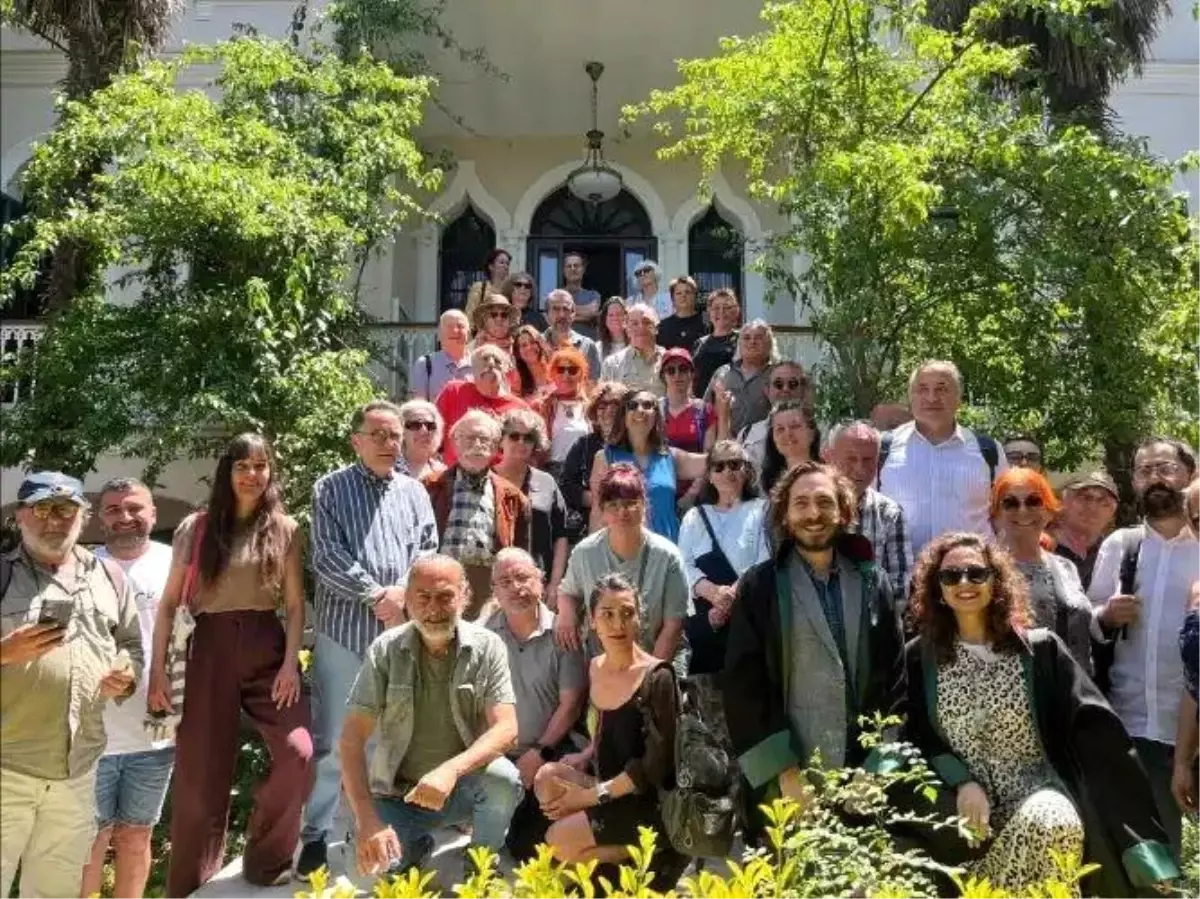 Büyükada'da 'Azmanbüs' Protestosunda Gözaltına Alınan 10 Aktivistin Yargılanmasına Başlandı