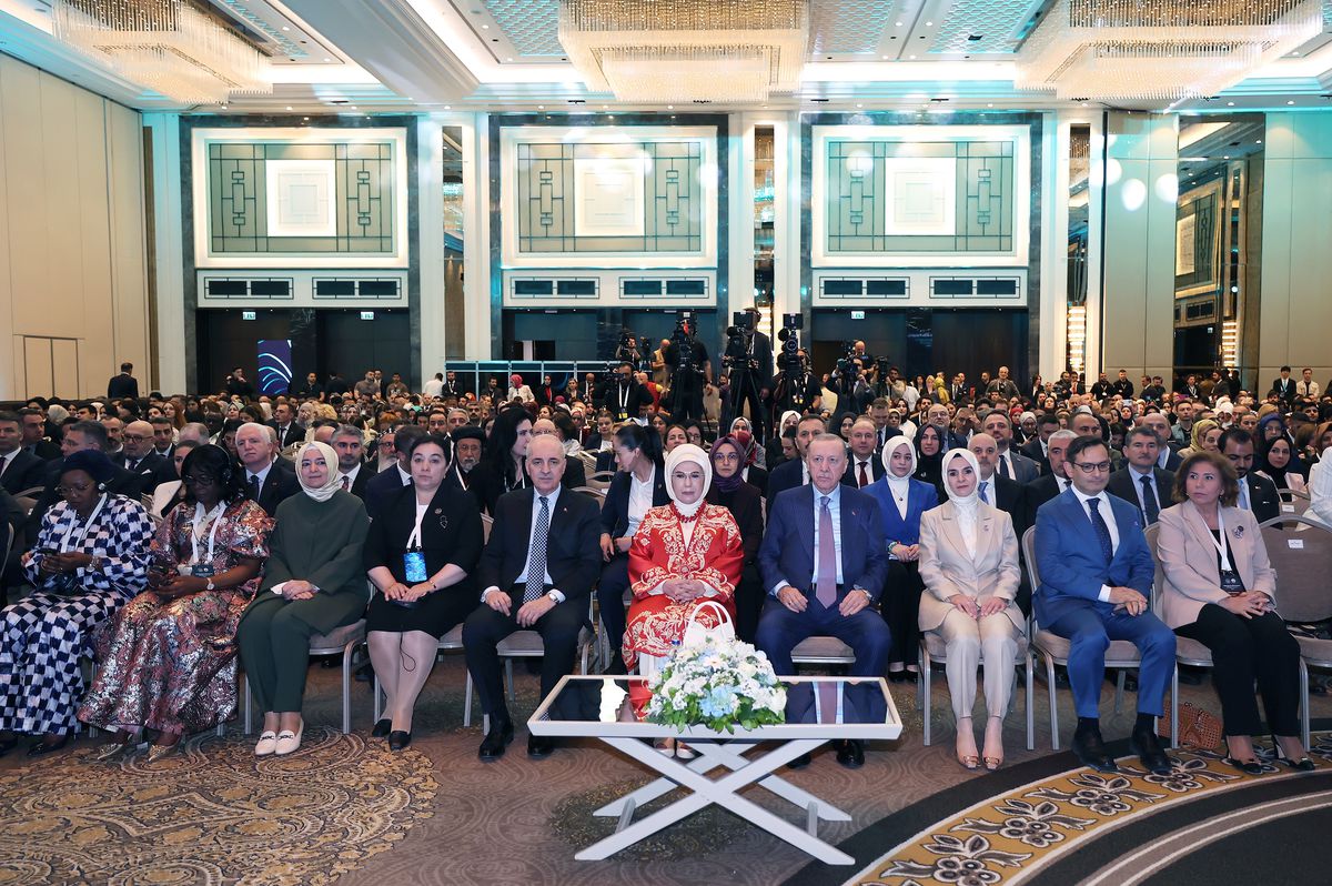 Cumhurbaşkanı Erdoğan: Aileyi savunmak, insanı savunmaktır