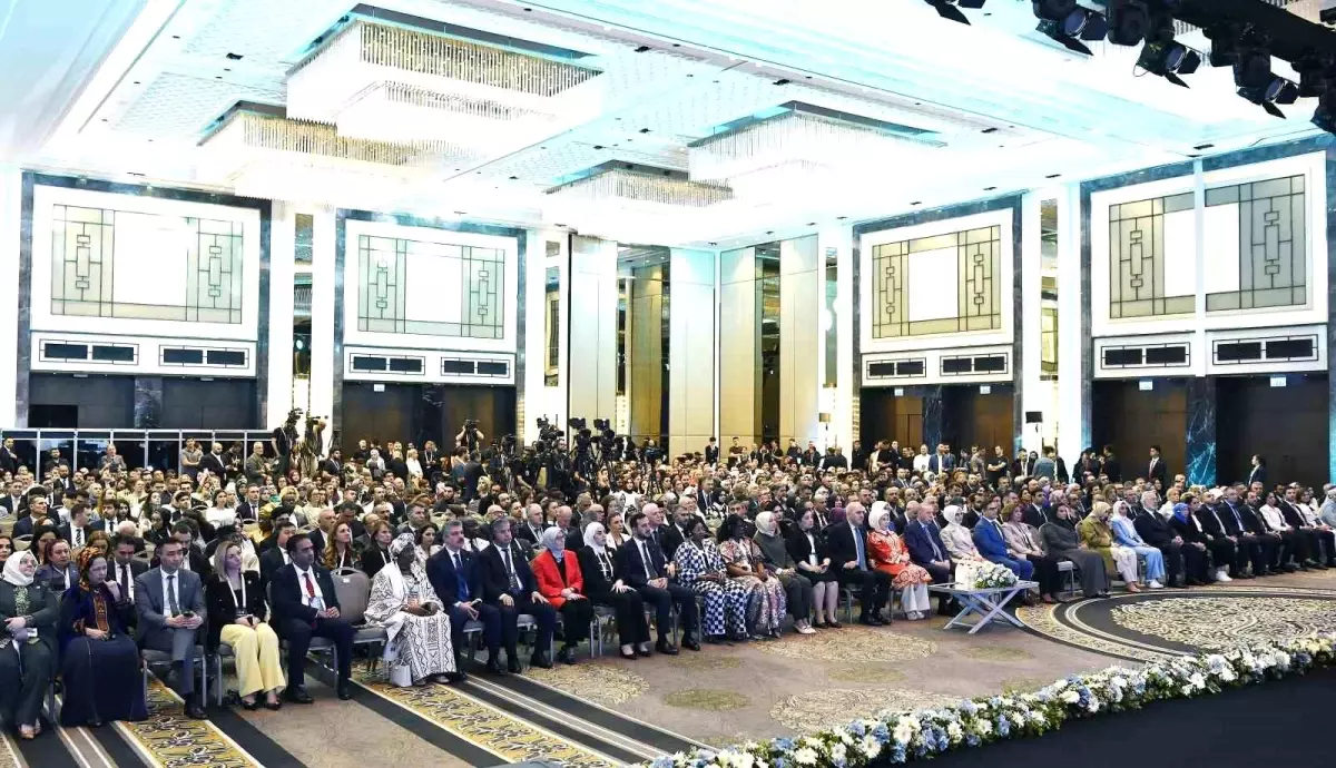 Emine Erdoğan, Uluslararası Aile Forumu'nun kapanış programına katıldı
