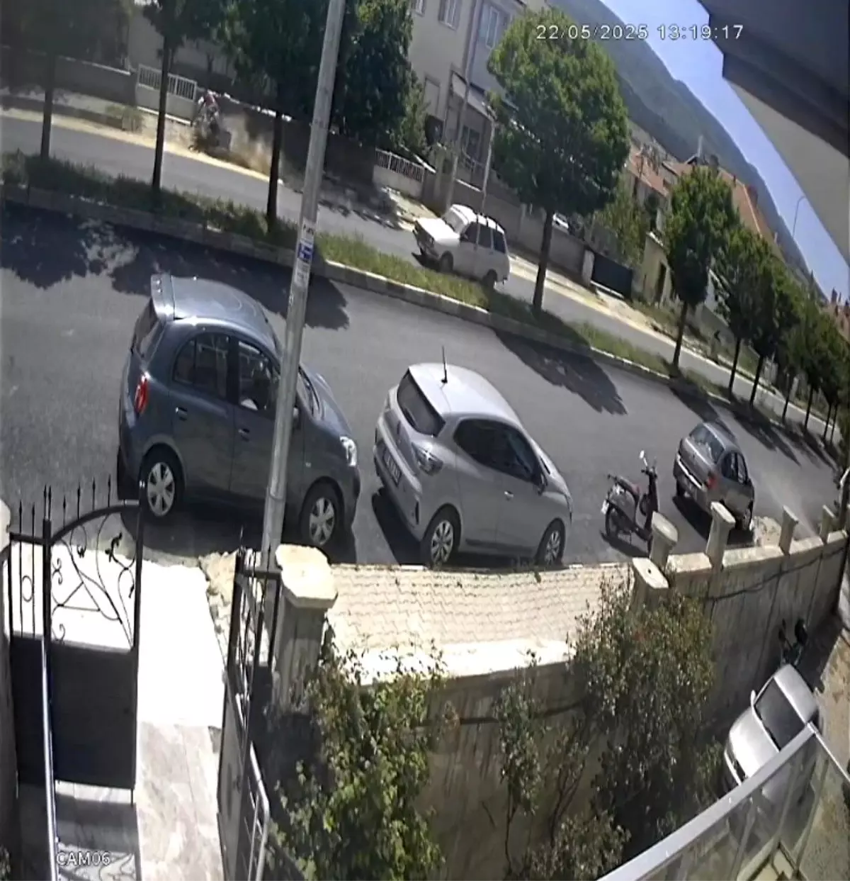 Afyonkarahisar'da Motosiklet Kazası: 2 Genç Yaralandı