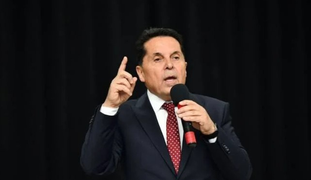 Görevden alınan Esenyurt Belediye Başkanı Ahmet Özer'in tutukluluğuna devam kararı Görevden alınan Esenyurt Belediye Başkanı Ahmet Özer'in tutukluluğuna devam kararı