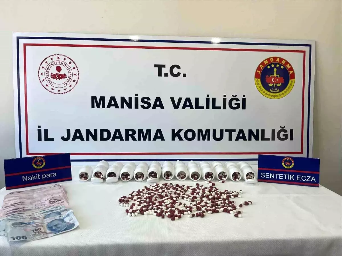 Manisa'da Uyuşturucu Operasyonu: 2.415 Hap ve 15.500 TL Ele Geçirildi