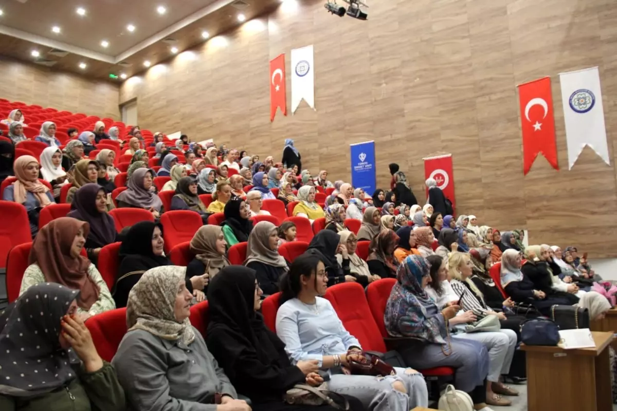 Muğla'da 'Fıtratın Korunması ve Aile' Konferansı Düzenlendi