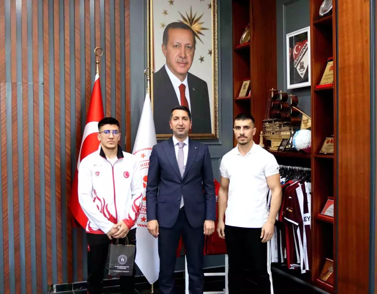 Yusuf Eren Yıldırım, Gençler Türkiye Boks Şampiyonası'nda 3.'lük elde etti
