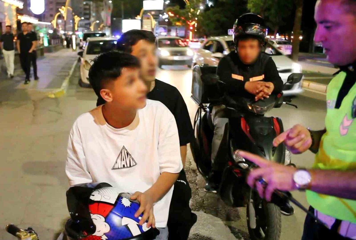 Aksaray'da Farı Yanmayan Motosiklet Sürücüsüne Ceza Kesildi