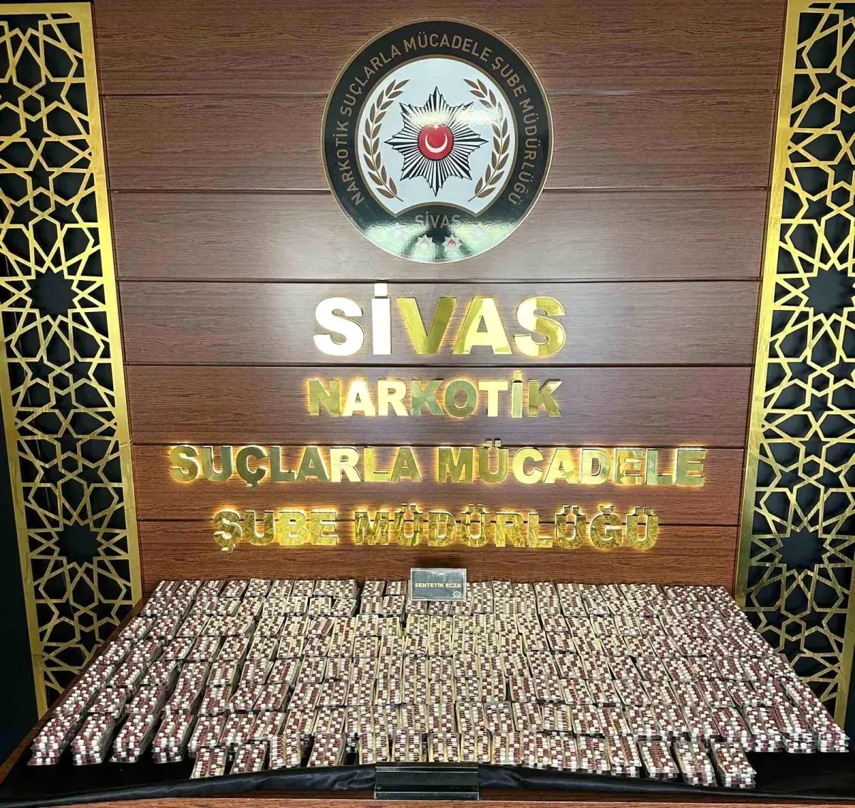 Sivas'ta Uyuşturucu Operasyonu: 13 Bin 821 Hap Ele Geçirildi