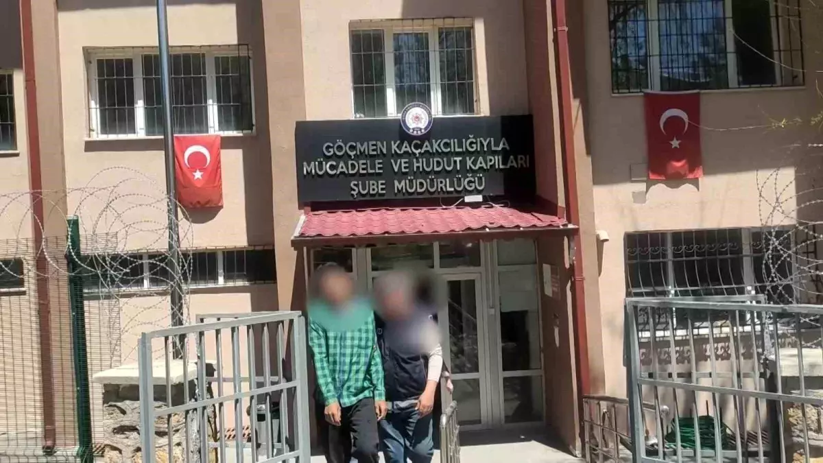 Sivas'ta Göçmen Kaçakçılığı Operasyonu: 22 Afgan Yakalandı, 6 Organizatör Tutuklandı