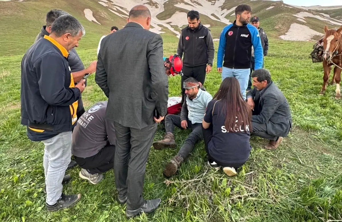Yüksekova'da Ot Toplarken Bayılan Genç İçin Kurtarma Operasyonu