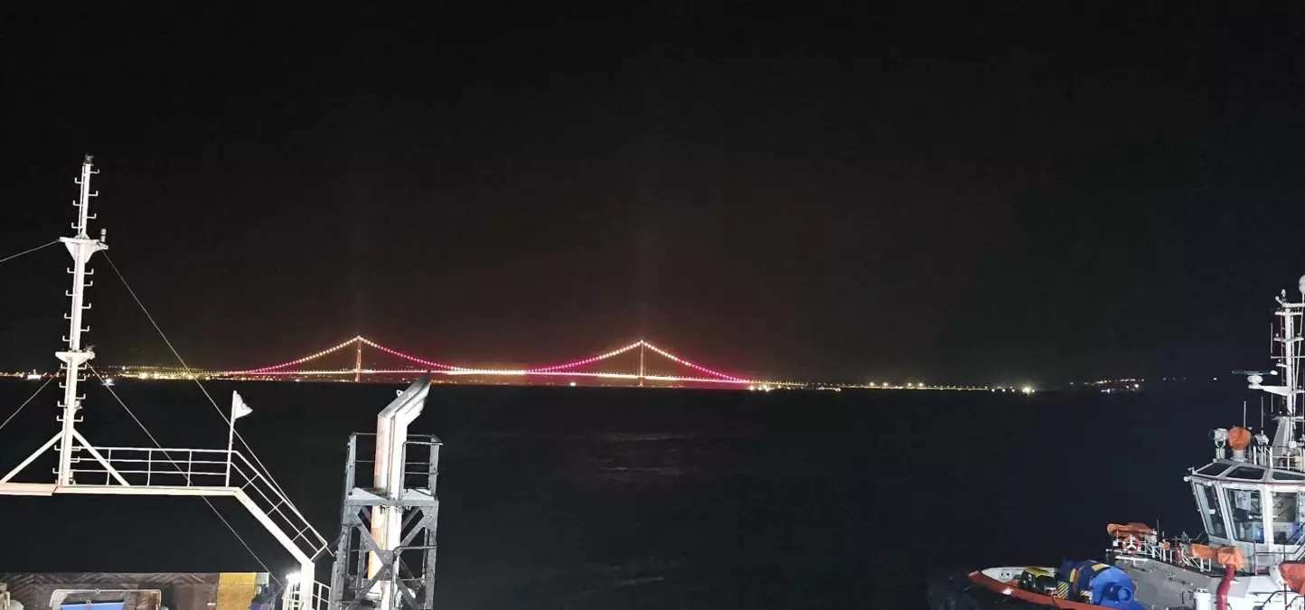 Galatasaray'ın Şampiyonluğu 1915 Çanakkale Köprüsü'nde Coşkuyla Kutlandı