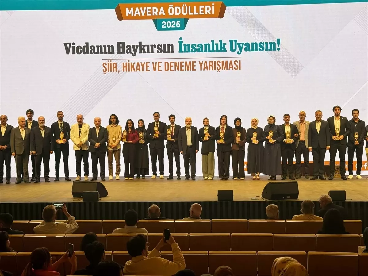 8. Mavera Ödülleri Sahiplerini Buldu: 'Vicdanın Haykırsın İnsanlık Uyansın'