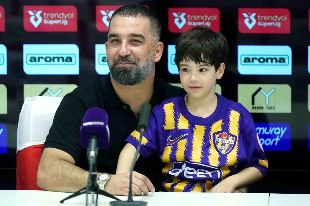 Arda Turan, Eyüpspor'daki Son Maçında Yurt Dışından Teklif Aldığını Açıkladı