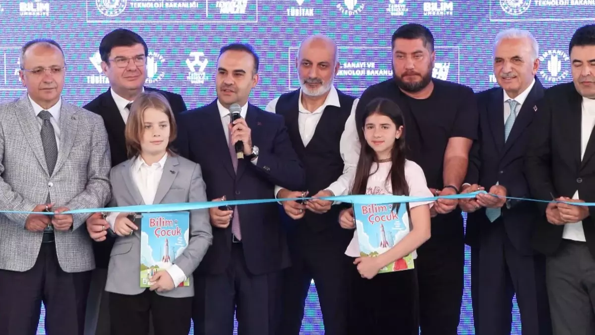 Bakan Kacır: Bu bilim merkezi tam bağımsız Türkiye'yi inşa edecek mühendisler yetiştirecek