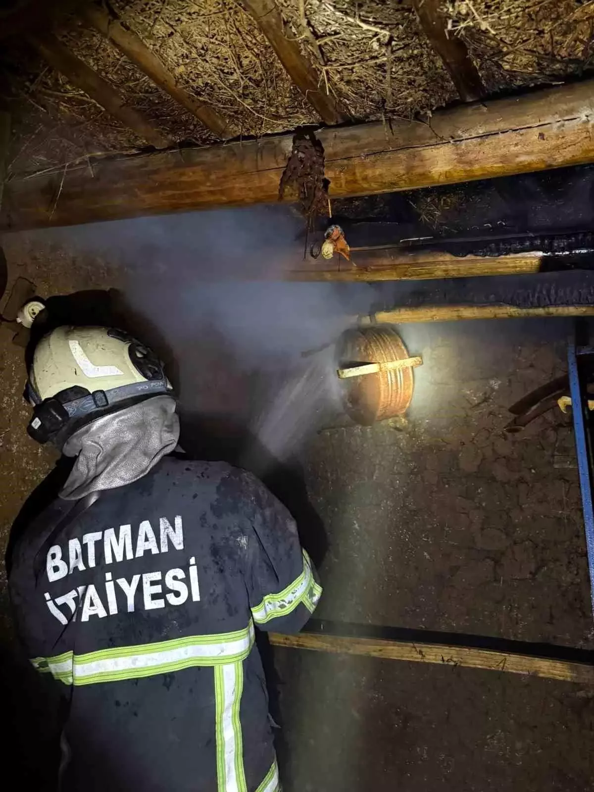 Batman'da Ahır Yangını Paniğe Neden Oldu