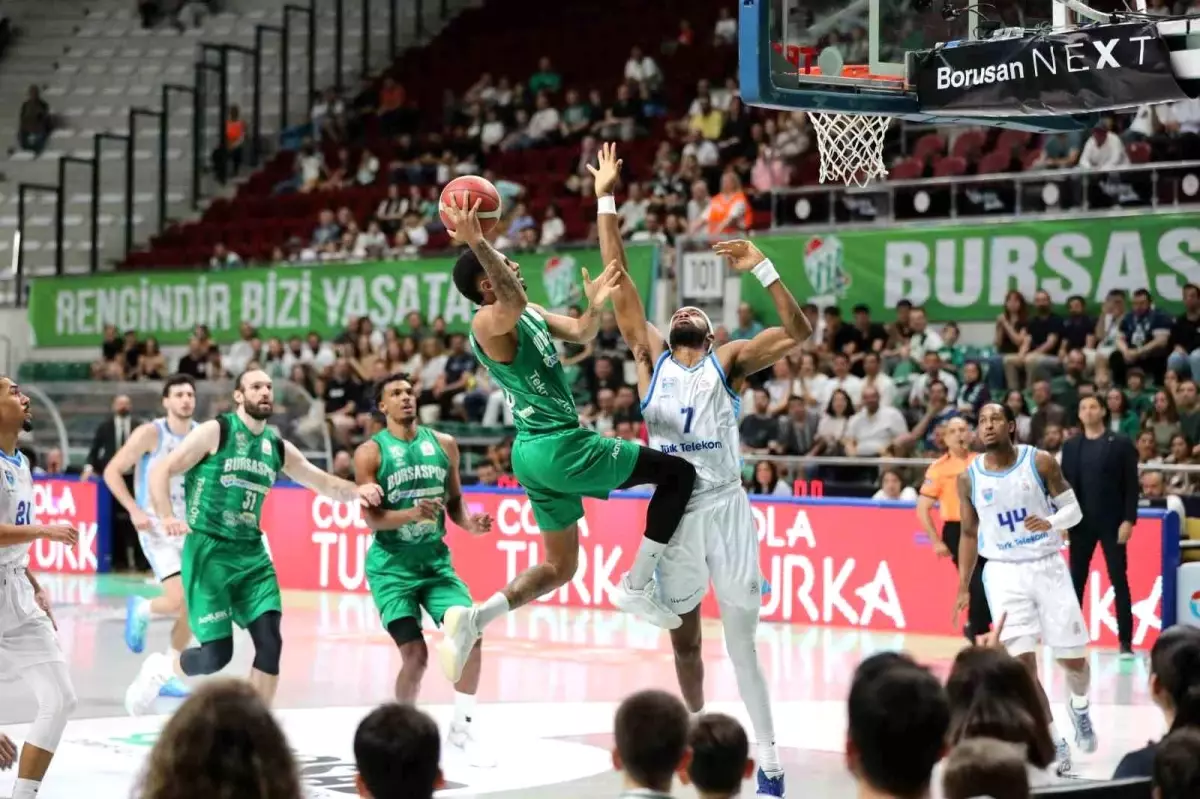 Bursaspor Yörsan, Türk Telekom'a Mağlup Oldu