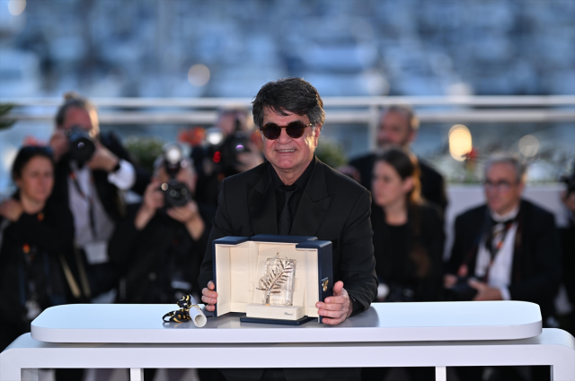 Palme d'Or awarded to Iranian director at Cannes