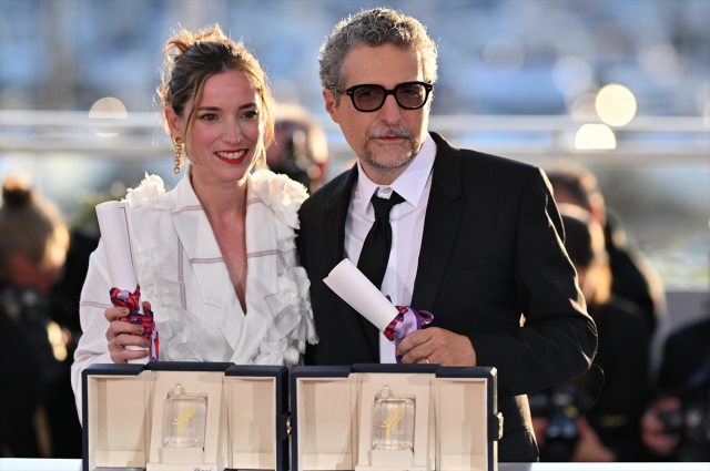 Palme d'Or awarded to Iranian director at Cannes