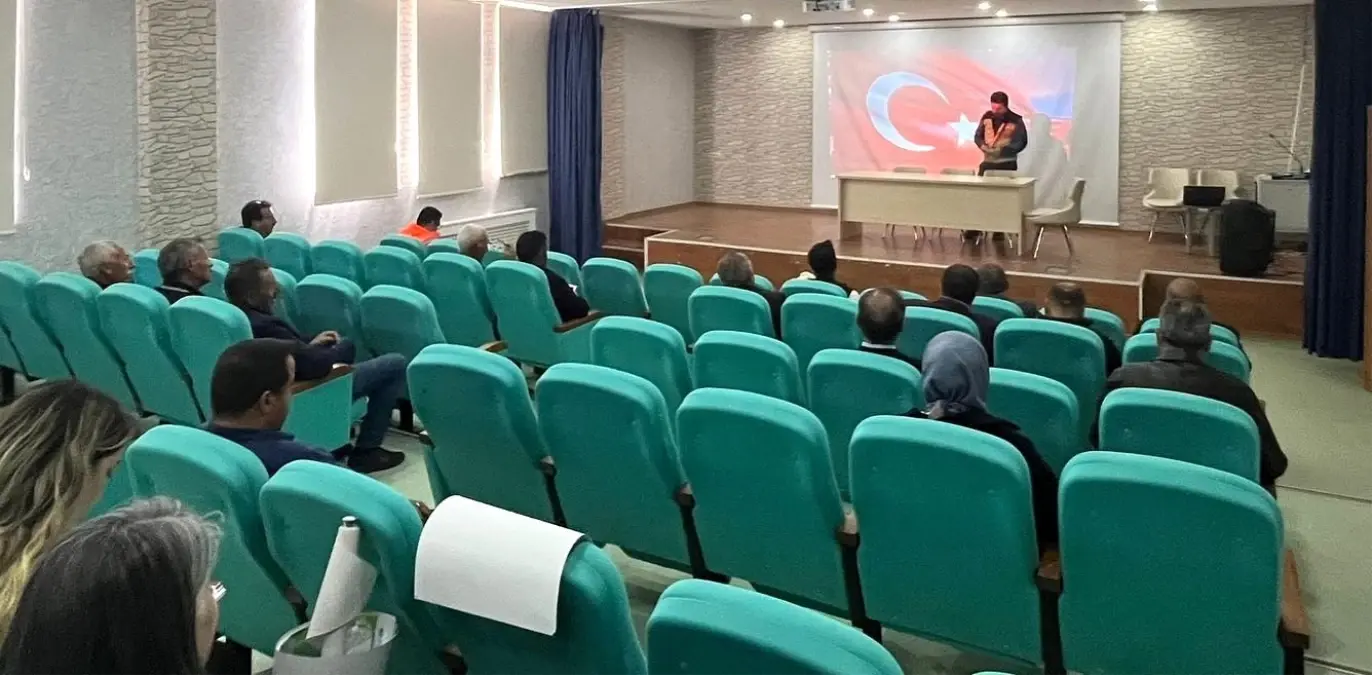 Demirözü'nde Kurban Kesim Eğitimi Verildi