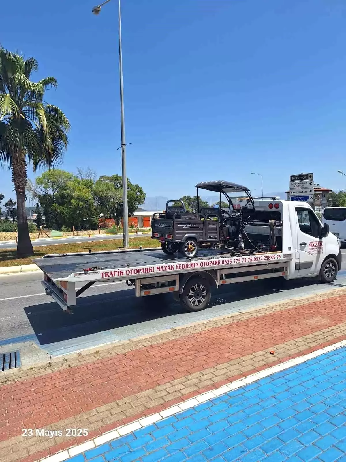 Manavgat'ta Motorlu Bisiklet Kazası: 2 Yaralı