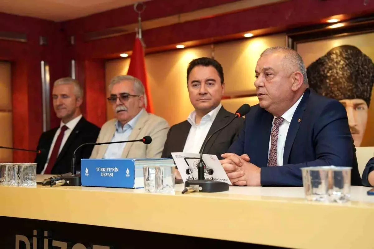 Ali Babacan Düzce Ticaret ve Sanayi Odası'nı Ziyaret Etti