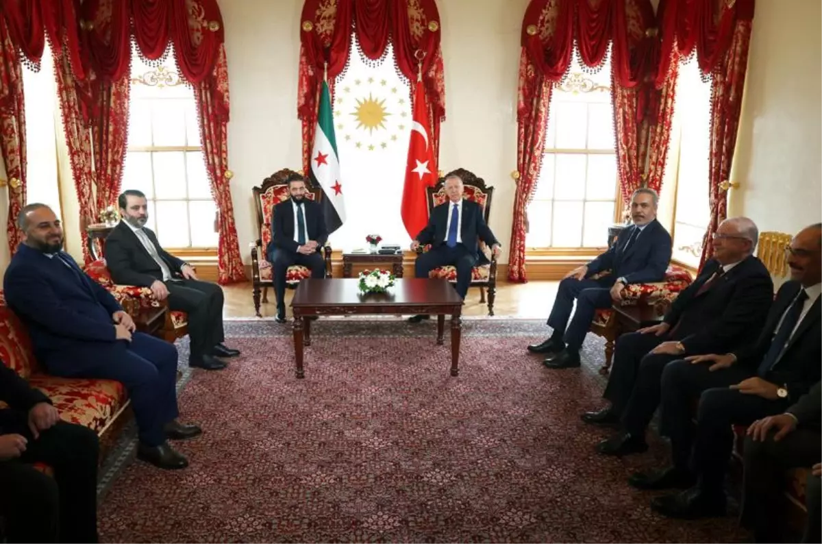 Erdoğan, Dolmabahçe'de Şara ile görüştü