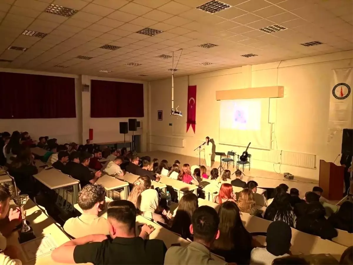 Kütahya Dumlupınar Üniversitesi'nde Bahar Dönemi Müzik Gecesi Coşkuyla Geçti